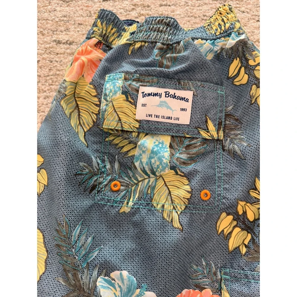 Tommy Bahama great elastic